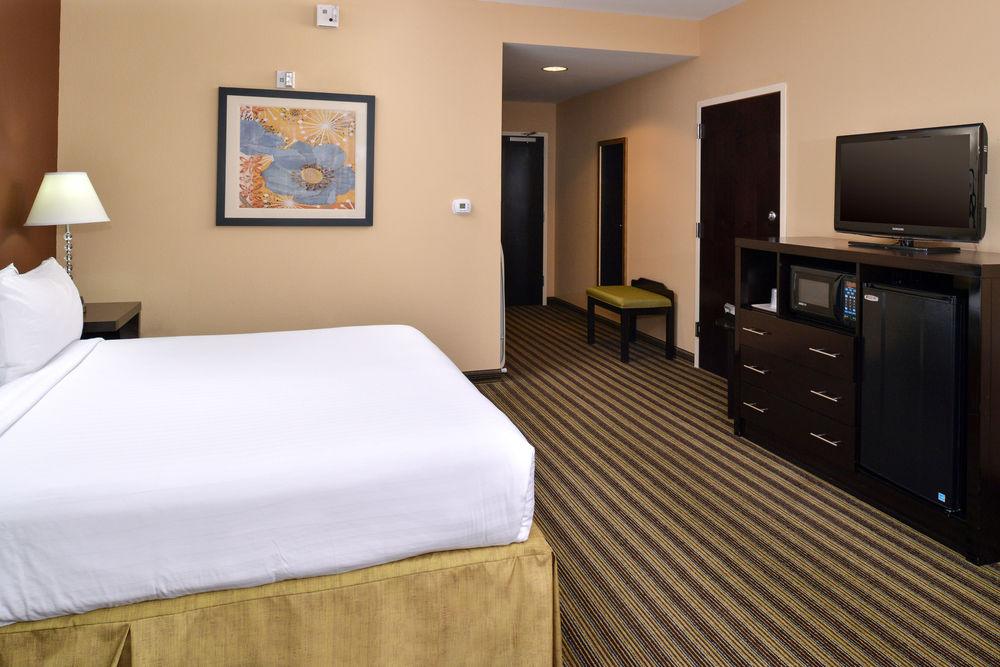 Express By Ihg Hotel