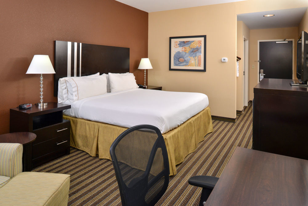 Express By Ihg Hotel 3*