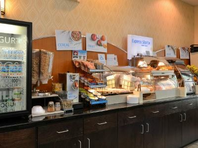 Express By Ihg Hotel Columbia